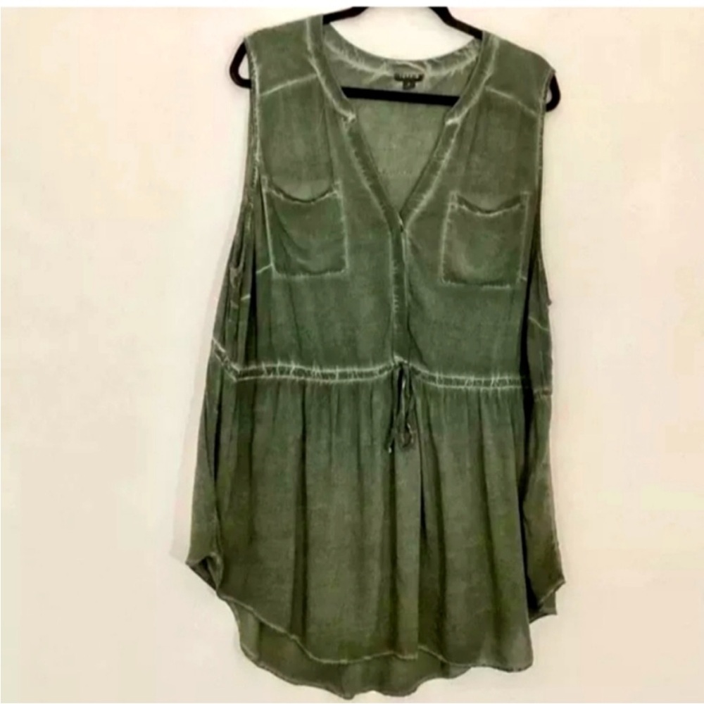 Torrid top - Picture 3 of 5